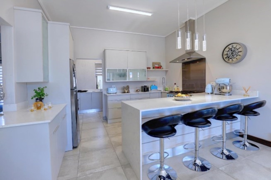 To Let 3 Bedroom Property for Rent in Kingswood Golf Estate Western Cape